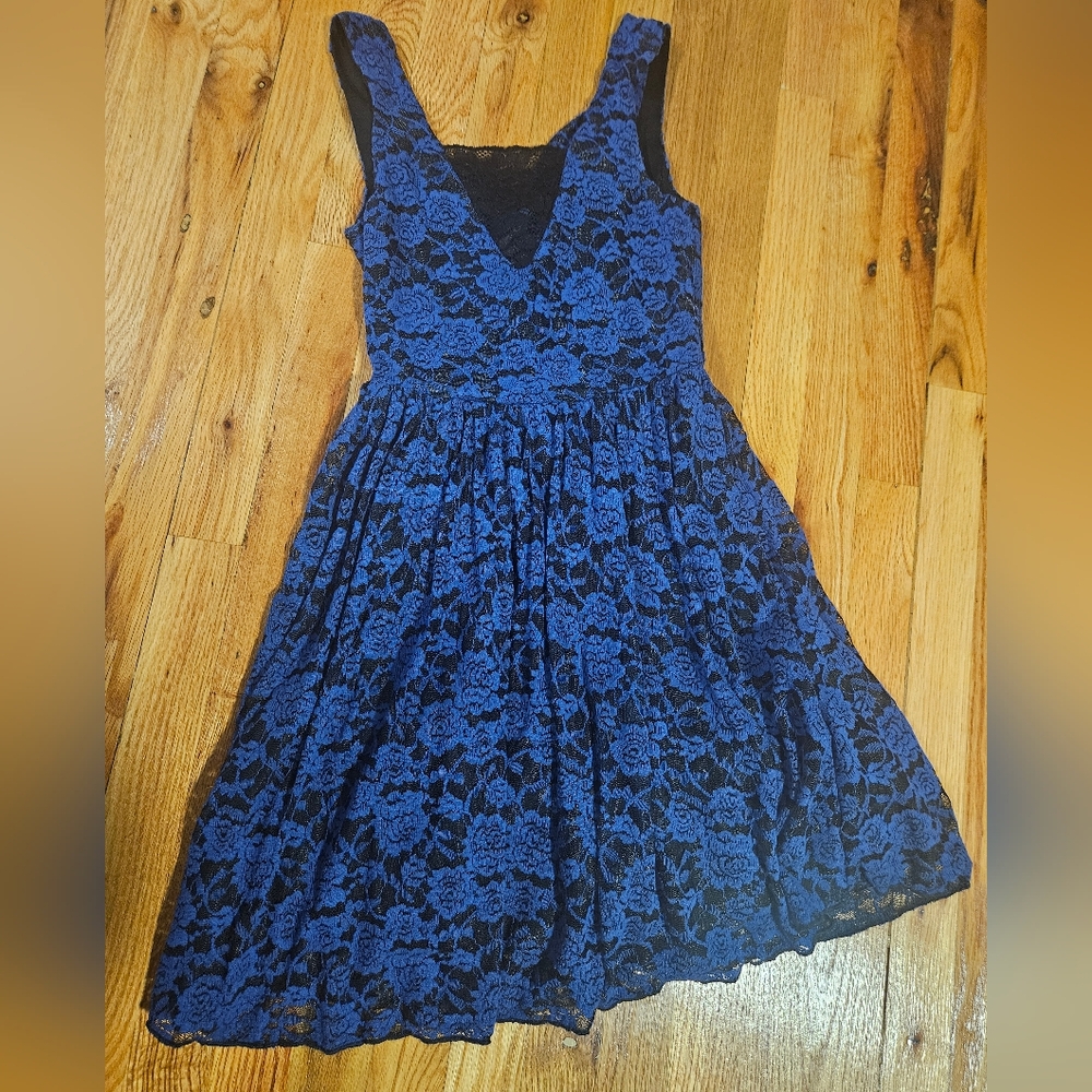 Dark blue and black lace sleeveless dress, Womens small